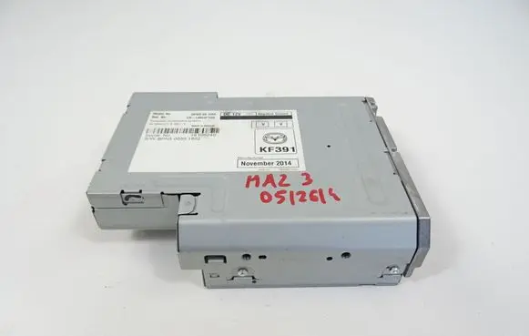 Mazda 3 III Radio/CD/DVD/GPS head unit BPN566DRX