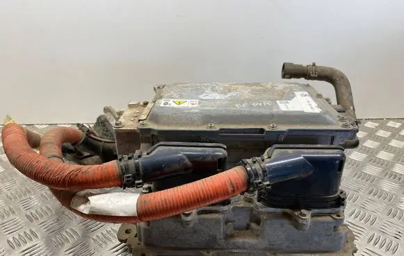 Ford Fusion II Voltage converter inverter DG987B012AN