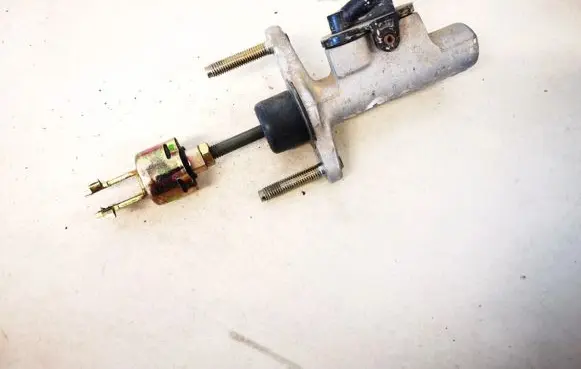 Toyota Yaris Verso Clutch master cylinder