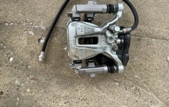 Mazda 2 Rear brake caliper 463100D010 F394C
