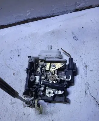 Audi A4 S4 B5 8D Front door lock 8D1837015F