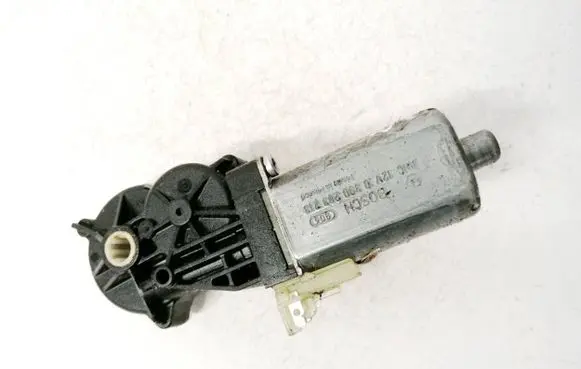 Mercedes-Benz E W211 Seat adjustment motor 0390203213 82064808-4