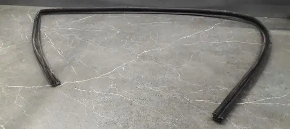 Mercedes-Benz E W210 Rubber seal front coupe door window 