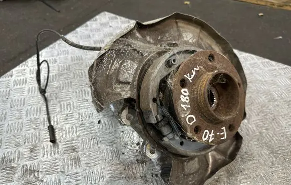 BMW X5 E70 Rear wheel hub