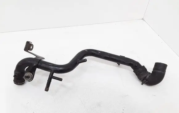 Volkswagen PASSAT B5.5 Engine coolant pipe/hose