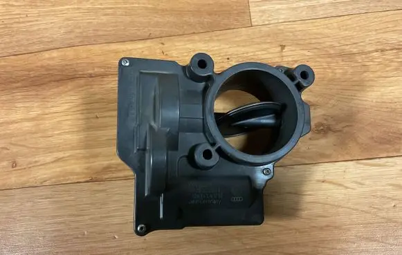 Volkswagen Golf V Throttle valve 03C128063A A2C53104475 1103082225