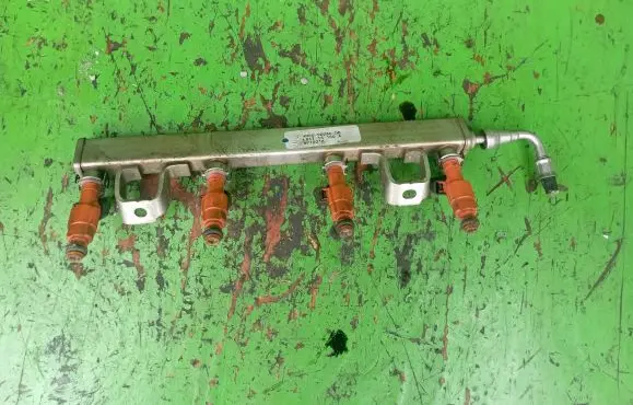 Volvo V50 Fuel main line pipe