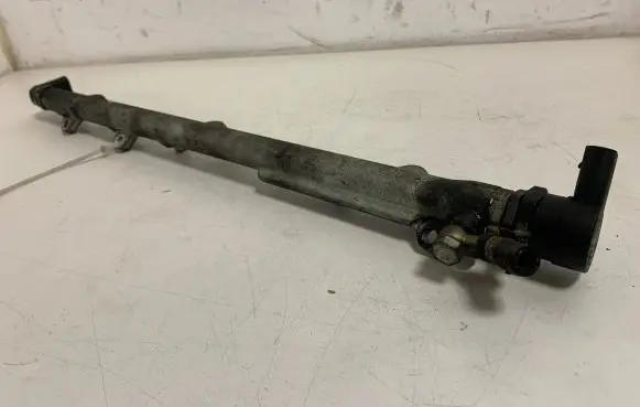 BMW 5 E60 E61 Fuel main line pipe 7788679 037989 0445216008