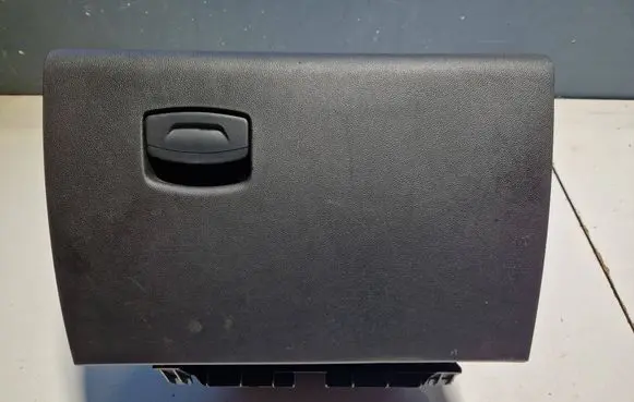 Renault Kadjar Glove box lid/cover 682526225R 00175317