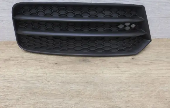 Front bumper lower grill