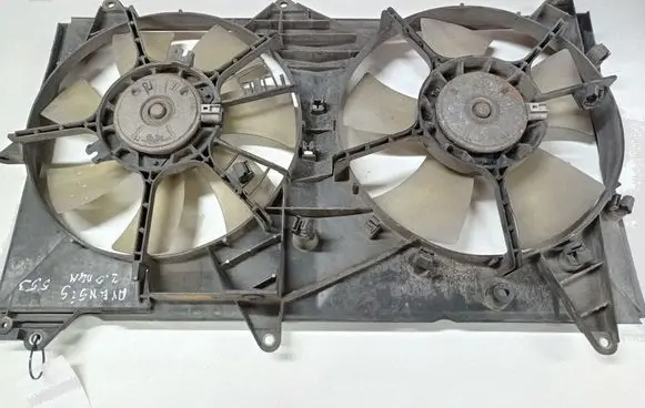 Toyota Avensis Verso Fan set 1636323030 1680003550