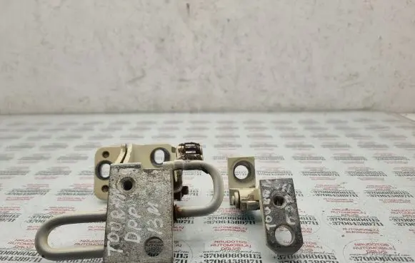 Volkswagen Touran II Front door hinge set 1T0831412C