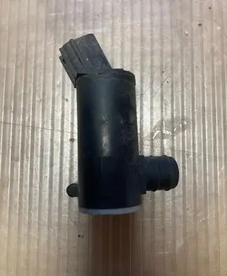 Hyundai ix35 Windscreen/windshield washer pump 985102S000 R141111 1ZV411171915
