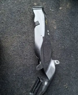 BMW X7 G07 Cabin air duct channel 18292910 7466096