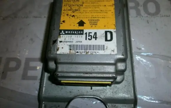 Mitsubishi Space Runner Airbag control unit/module MR268454 1523001020