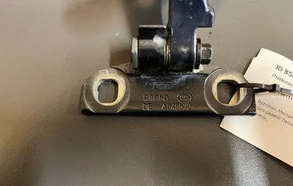 Volvo V60 Front door upper hinge 31299542 A046572
