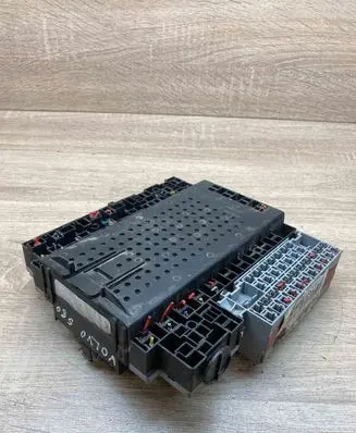 Volvo S60 Fuse module 9401802 9441585