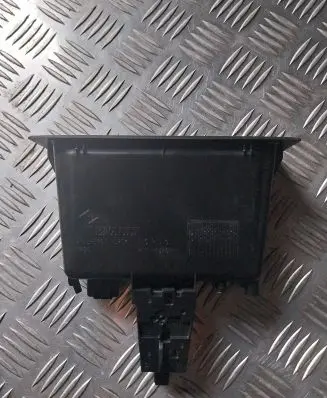 Opel Vivaro Dashboard storage box/compartment 684750562R