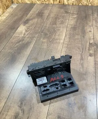 Mercedes-Benz E W211 Fuse module 2115453801