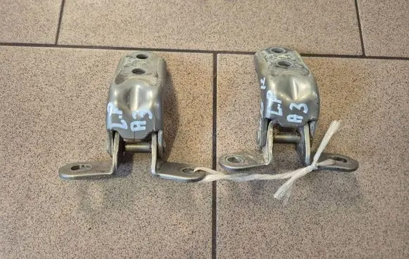 Hyundai ix35 Front door hinge set 
