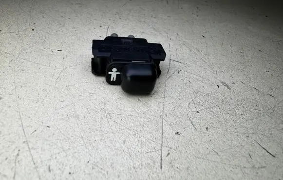 Mercedes-Benz E W124 Child safety switch 1248204910 02805300