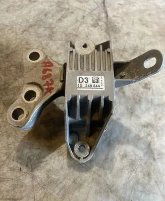 Engine mount bracket