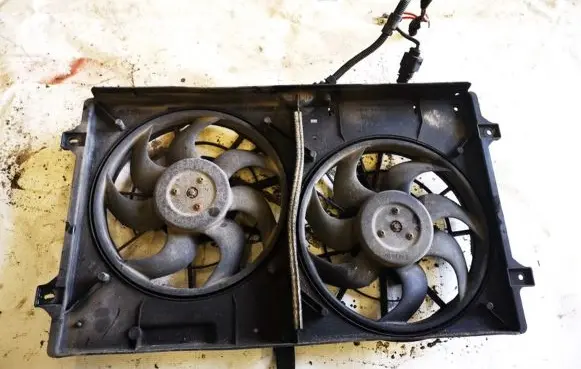 Seat Alhambra (Mk1) Radiator cooling fan shroud 7m3121203a ym218a247aa