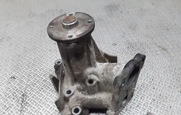 Mitsubishi Pajero Water pump