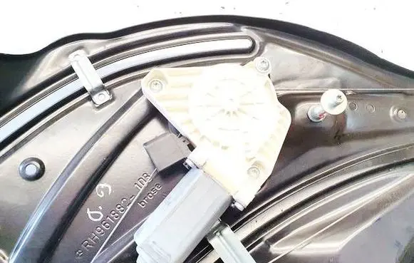 Mercedes-Benz E W212 Rear door window regulator motor 