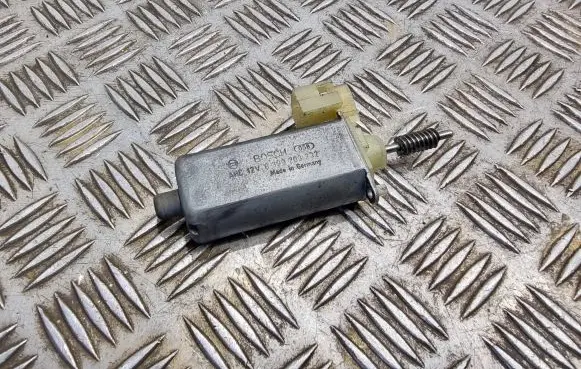 BMW 7 E65 E66 Seat adjustment motor 0390203232
