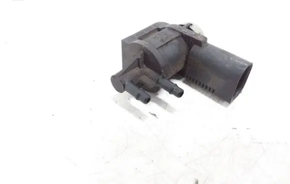 Audi A3 S3 8L Vacuum valve 1J0906283C