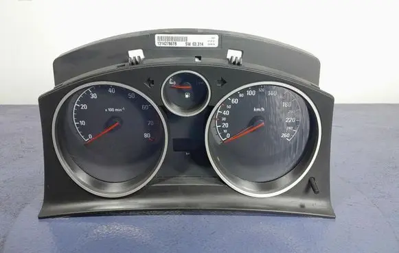 Speedometer (instrument cluster)