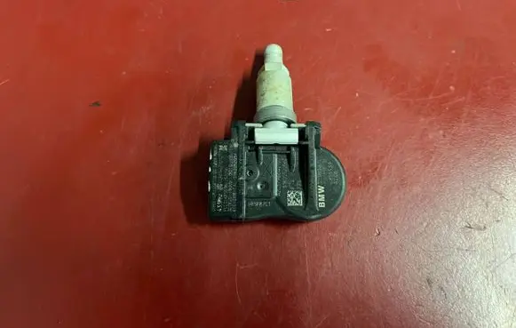 BMW X1 F48 F49 Tire pressure sensor 6855539