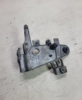 Mercedes-Benz E W212 Air filter cleaner box bracket assembly A6510902241 211550101