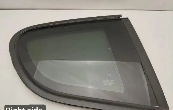 Maserati GranTurismo Rear side window