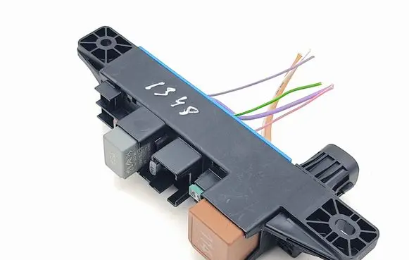Peugeot 308 Fuse module 9830004880 20220322