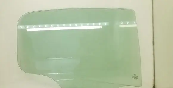Rear door window glass