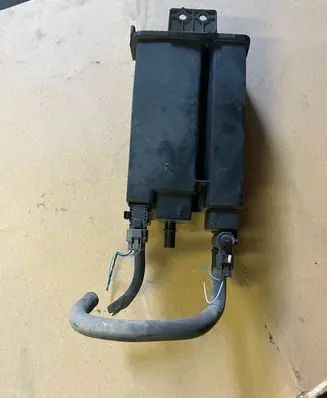 Nissan Titan Active carbon filter fuel vapour canister 