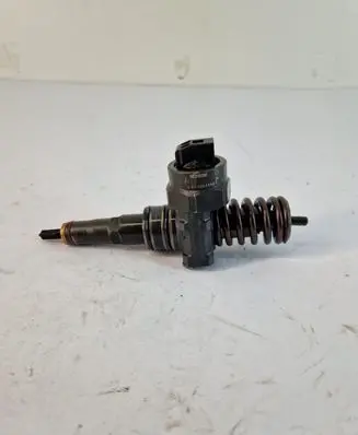 Volkswagen PASSAT B5 Fuel injector 038130073F