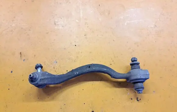 Mercedes-Benz E W212 Front lower control arm/wishbone 21204