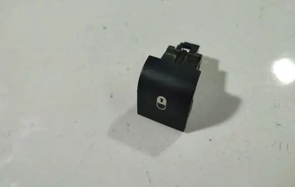 Peugeot 207 Central locking switch button 