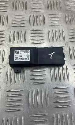 Opel Insignia A Antenna control unit 13503204 F00HJ00491 TA2010972