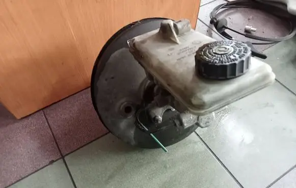 Renault Trafic II (X83) Brake booster 8200300847 93852216
