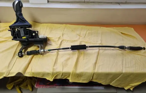 Subaru Forester SK Gear shifter/selector 
