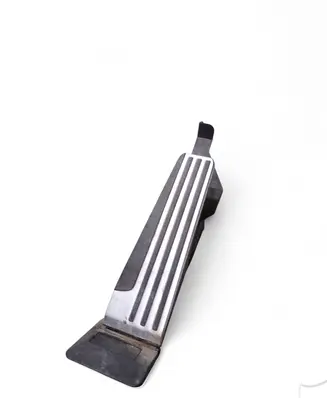 Accelerator throttle pedal