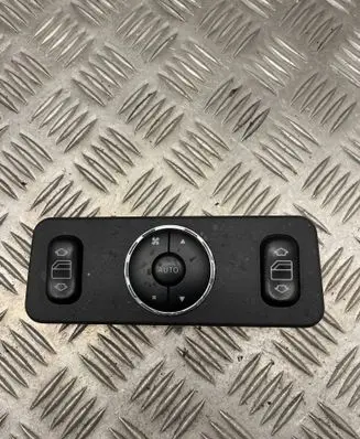 Mercedes-Benz ML W163 Electric window control switch A1638200326