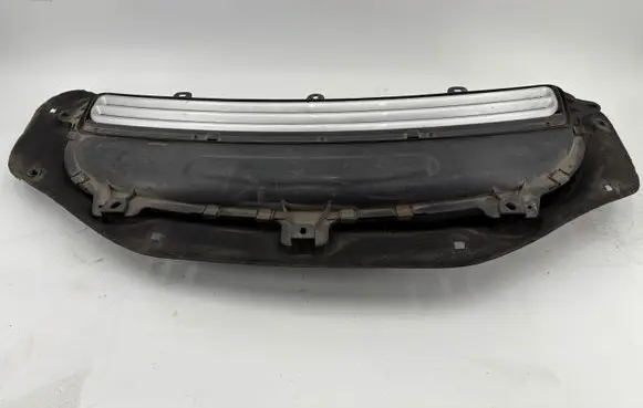 Audi A2 Bonnet/hood grill 8Z0819915