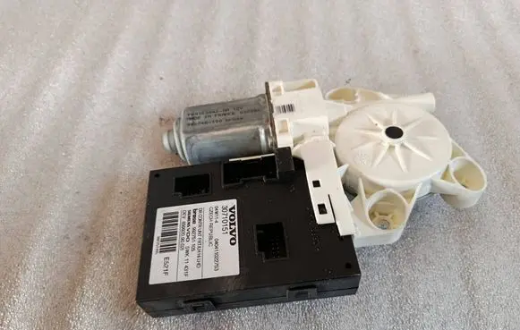Volvo S40 Front door window regulator motor 30710151 FR01600420A 992745100