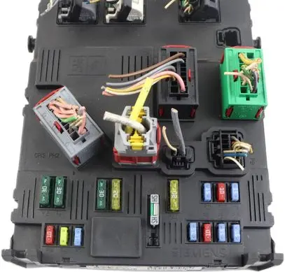 Peugeot 407 Comfort/convenience module 9655708380 S120104700L BSIS0200