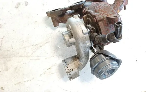 Volkswagen PASSAT B6 Turbo 03G253014H